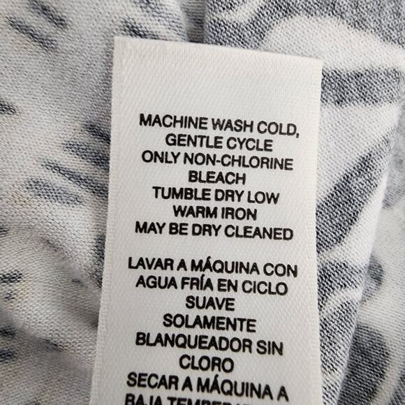 Chico's Women's Top Size XL Animal Print Sharkbite 3/4 Sleeve Pullover V Neck - Picture 10 of 11